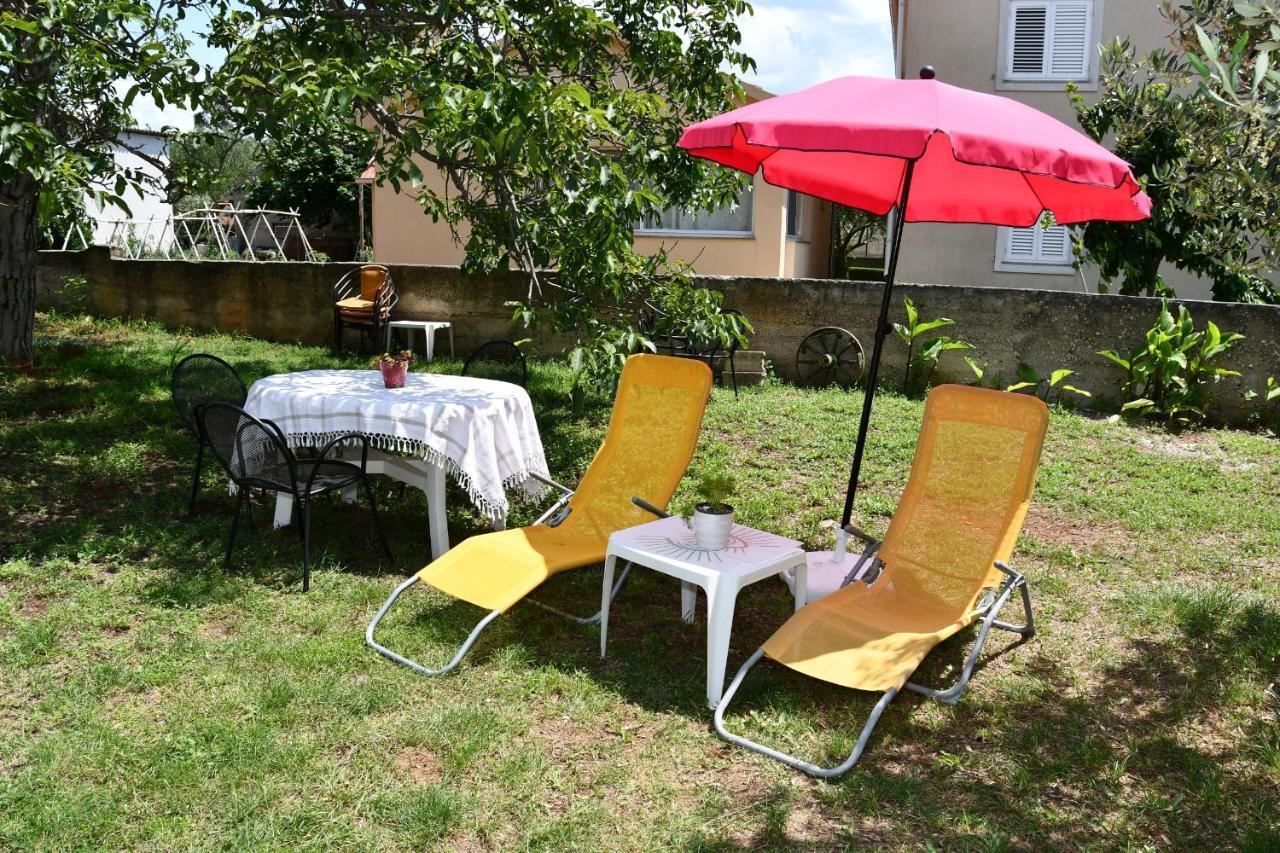 Apartmani Joja Biograd Na Moru Bagian luar foto