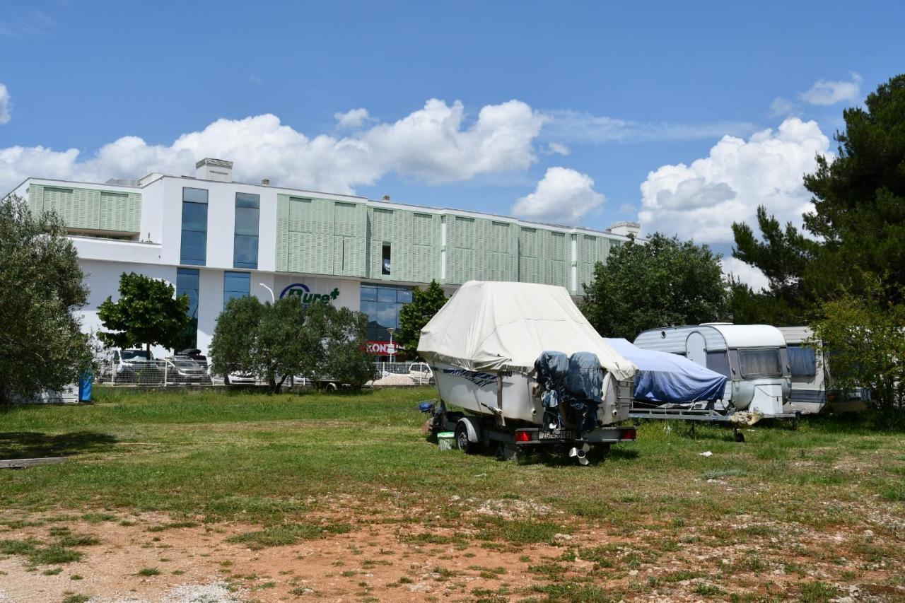 Apartmani Joja Biograd Na Moru Bagian luar foto