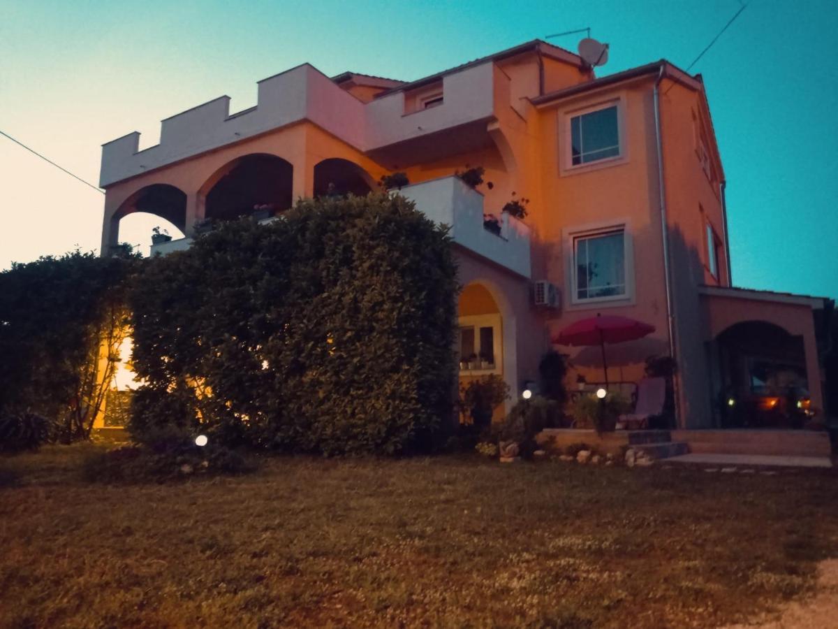 Apartmani Joja Biograd Na Moru Bagian luar foto