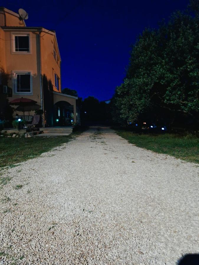 Apartmani Joja Biograd Na Moru Bagian luar foto