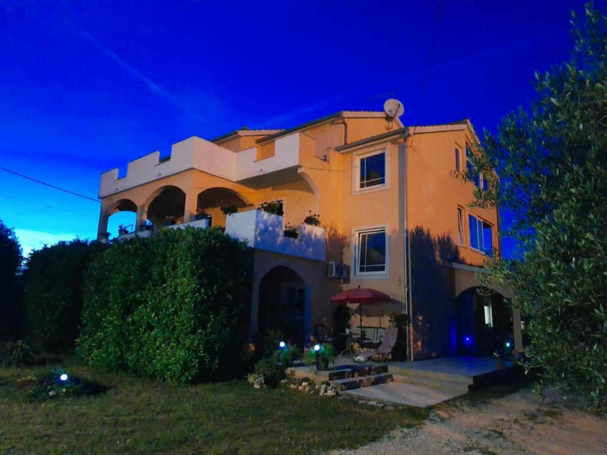 Apartmani Joja Biograd Na Moru Bagian luar foto