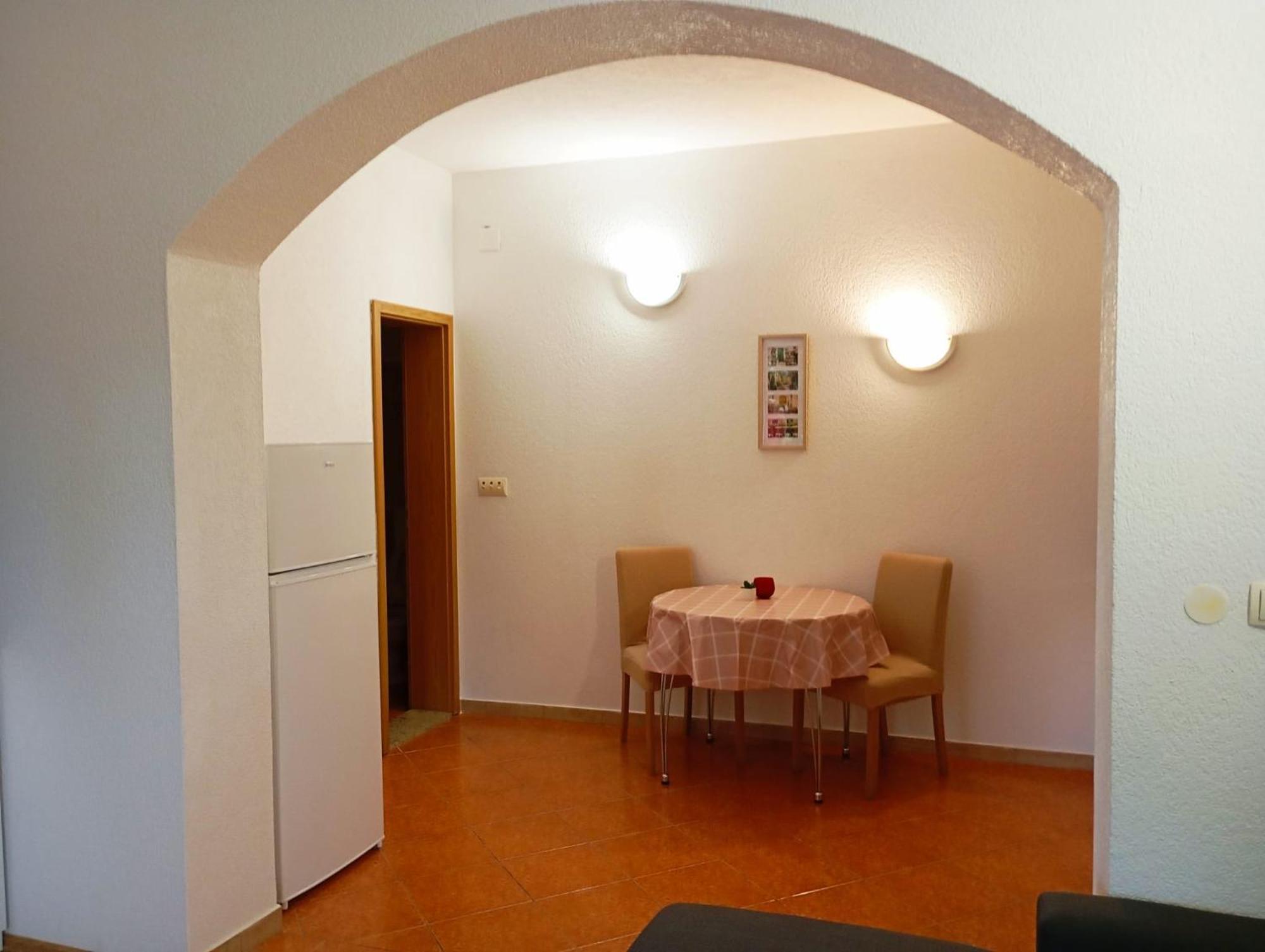Apartmani Joja Biograd Na Moru Bagian luar foto