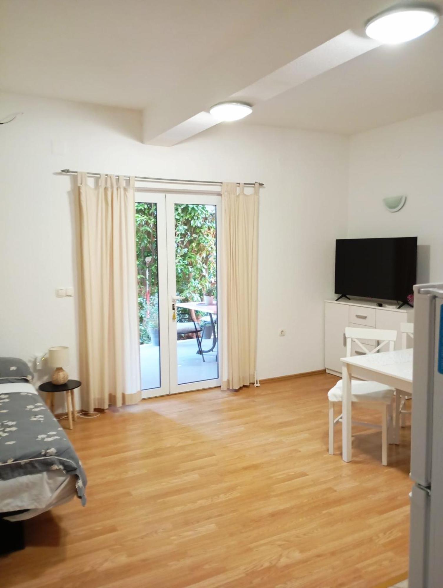 Apartmani Joja Biograd Na Moru Bagian luar foto