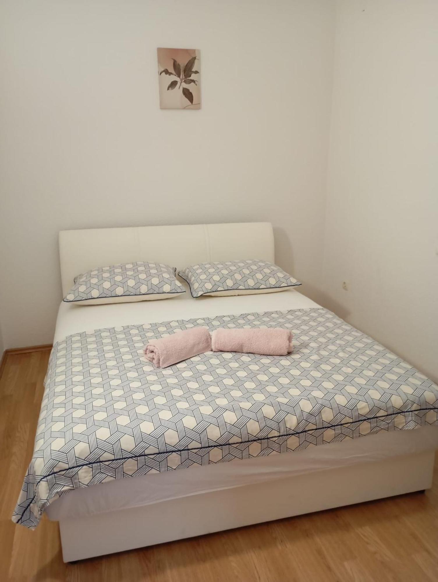Apartmani Joja Biograd Na Moru Bagian luar foto